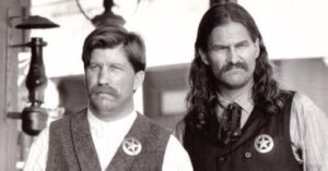 Robert Peters und Jeff Bridges in Wild Bill (1995)