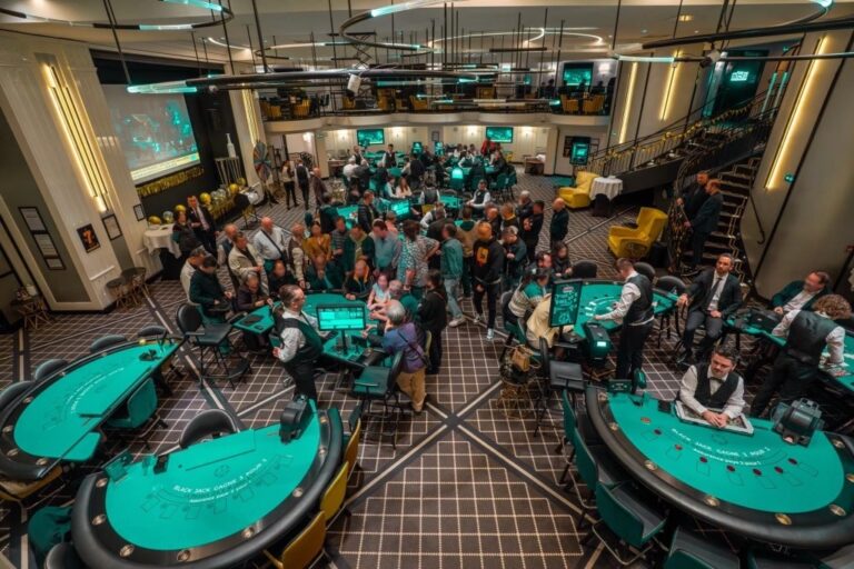 Jackpot au Paris Elysées Club - un triple 7 à plus de 30 000 € sur une table de blackjack