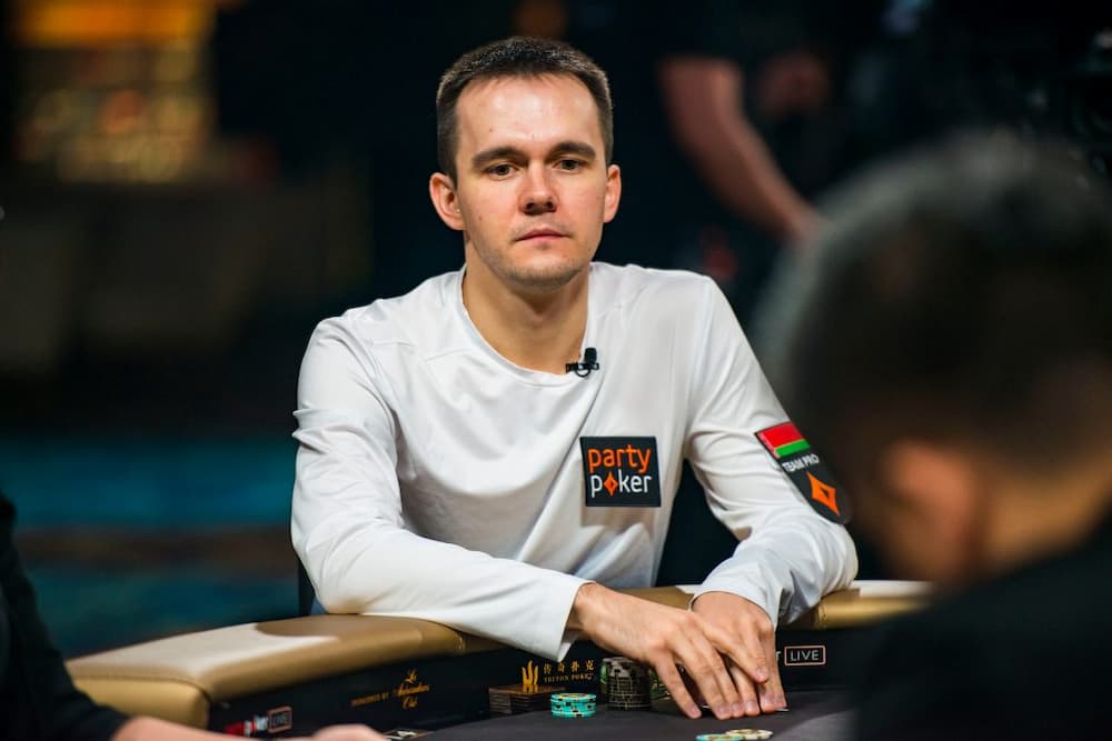 Mikita Badziakouski beste pokerspeler ter wereld