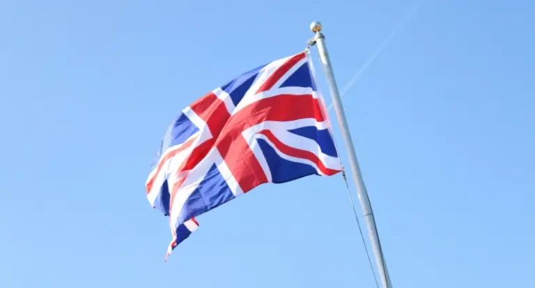 Brittiska casinon drar sig tillbaka inför bonuscap och skattechock