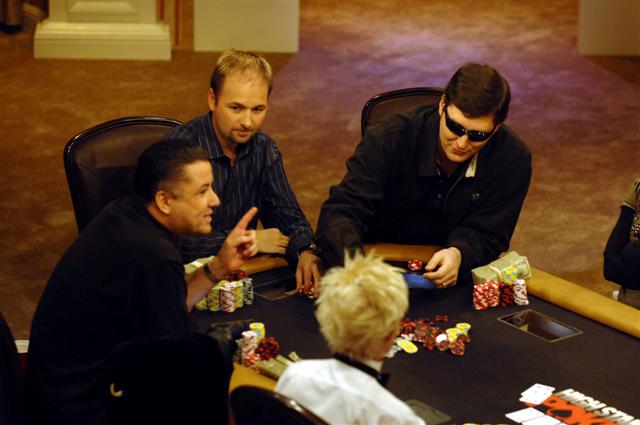 Left to Right: Elezra, Negreanu, Hellmuth Left to Right: Elezra, Negreanu, Hellmuth