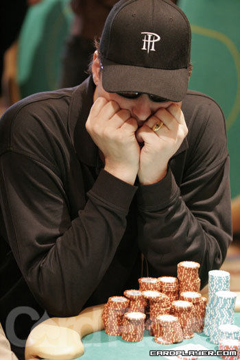 Phil Hellmuth's signature pose has helped get him to the top of the all-time bracelet list.