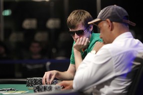 Niall Smyth heads up against Surinder Sunar