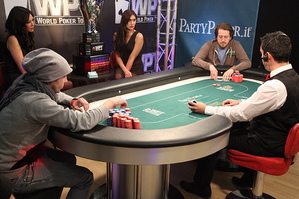 Edoardo Alescio and Steve O'Dwyer heads up for the glory