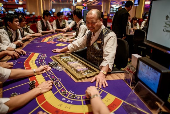 Chinese Gamblers In Macau Chinese Gamblers In Macau