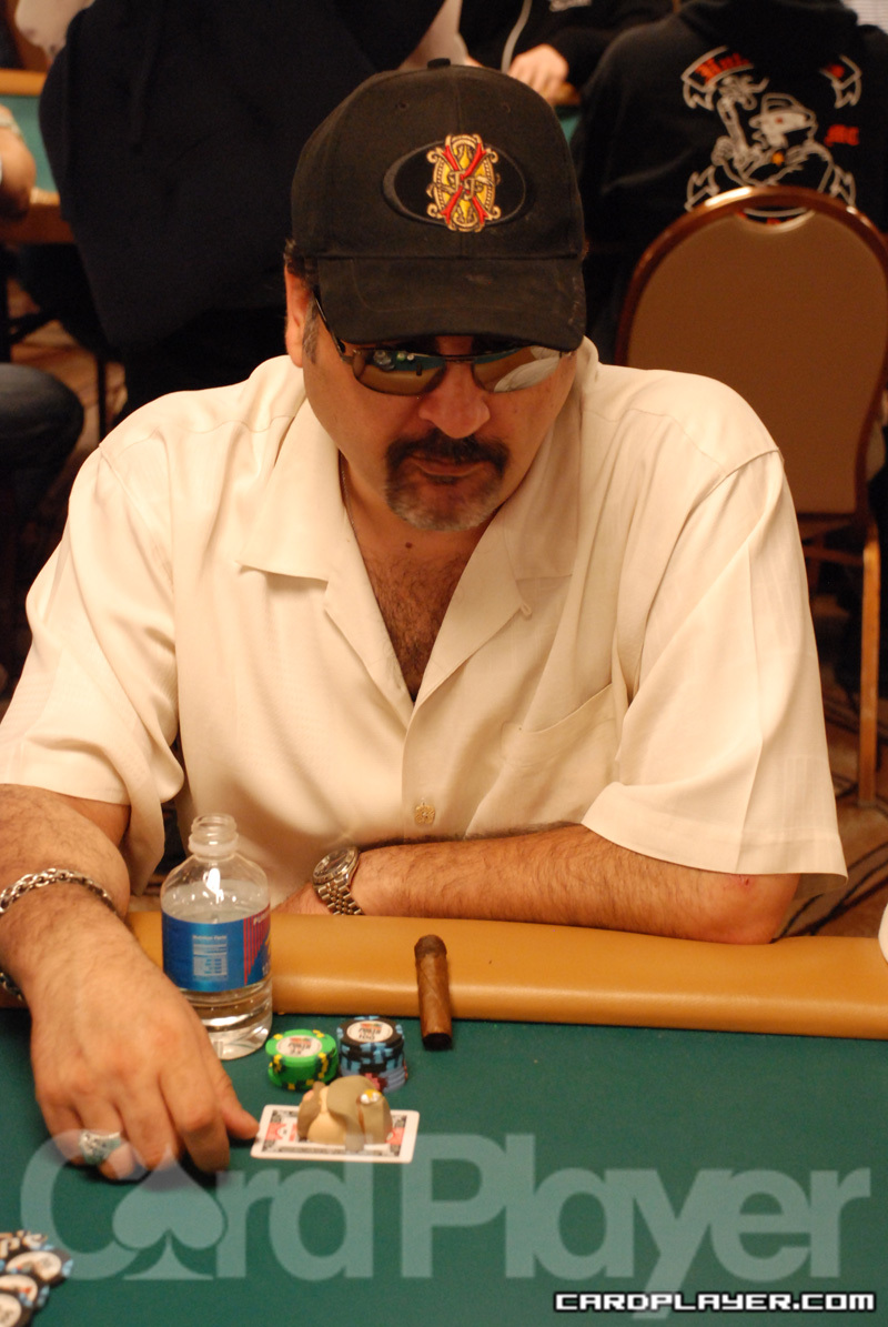 1747747028_original_AmirVahedi_WSOP_EV38_Day1.jpg