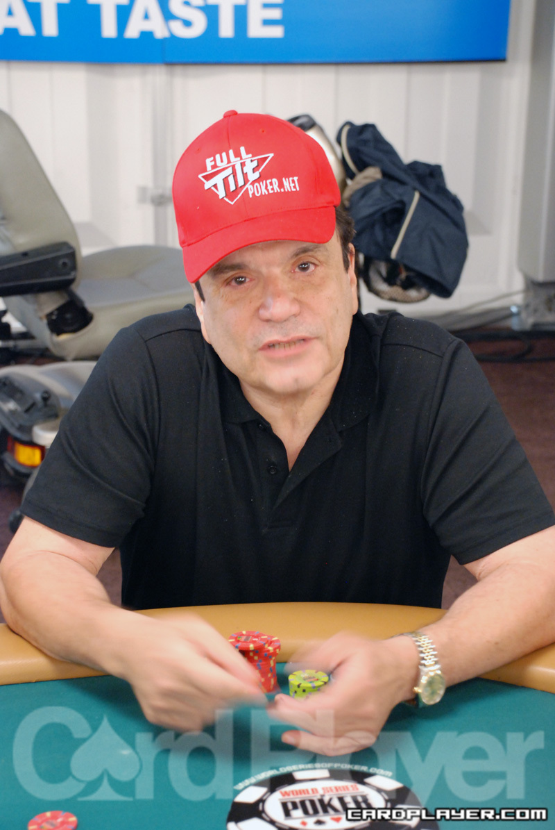1747747301_original_JohnCernuto_WSOP_EV32_Day1.jpg