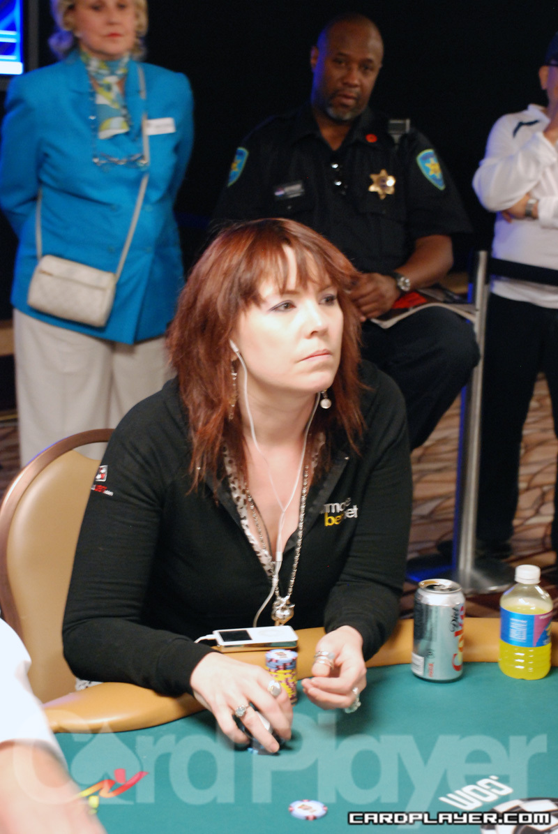 1747748432_original_AnnieDuke_WSOP_EV39_Day1.jpg