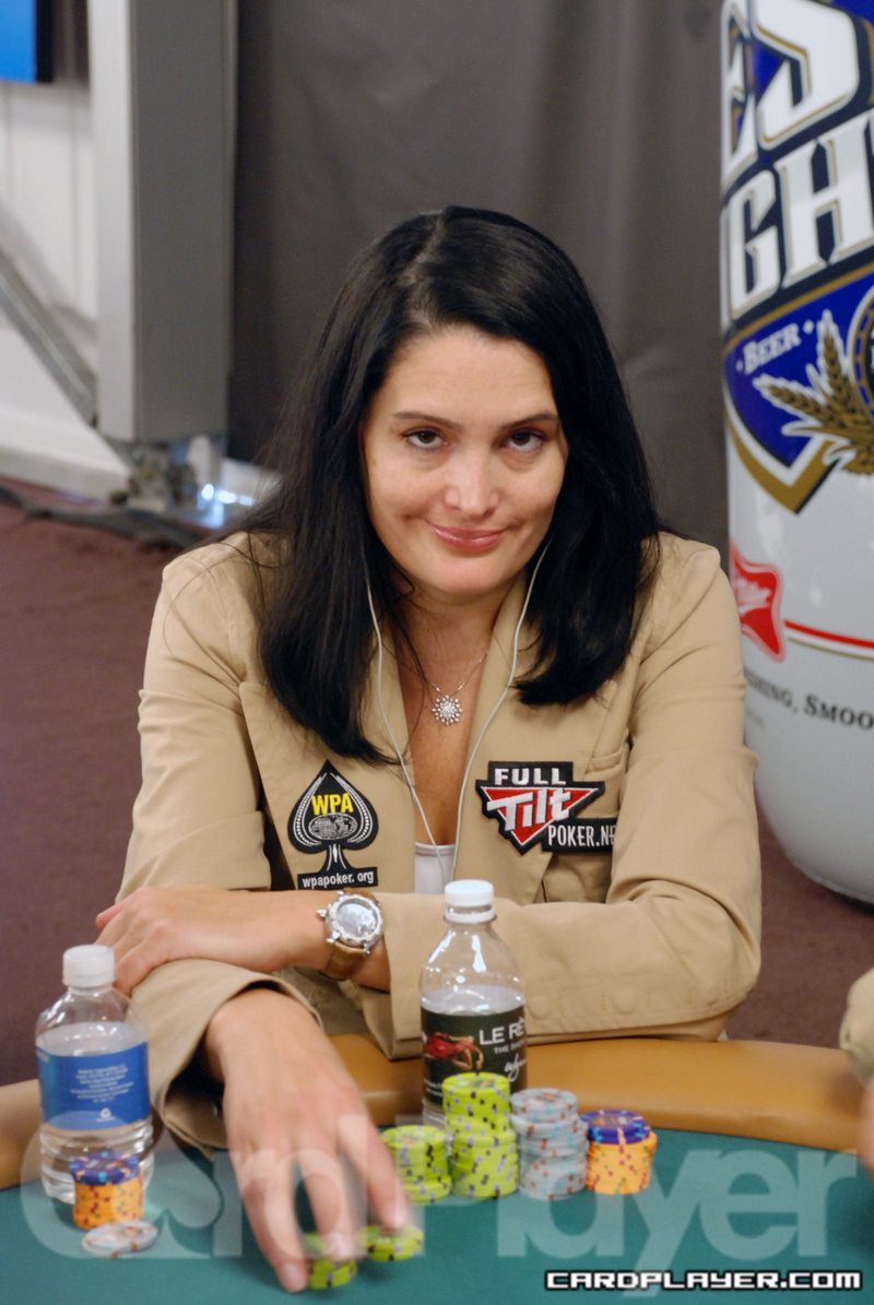 1747748668_original_KristyGazes_WSOP_EV36_Day1.jpg