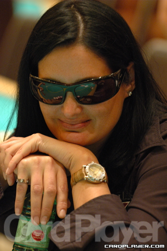 1747748669_original_Gazes_Christy.JPG