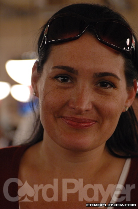 1747748679_original_Gazes_Kristy2.JPG