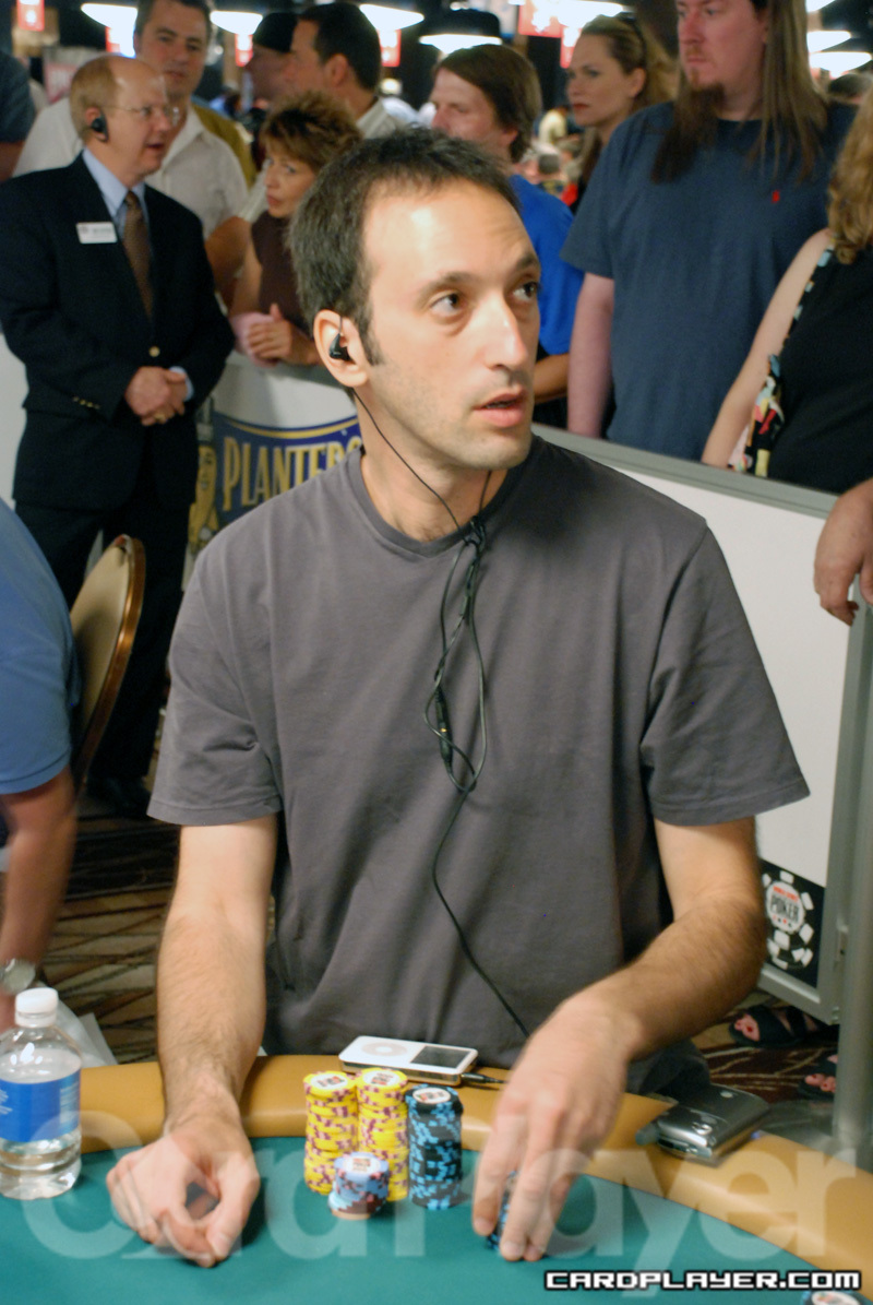 1747749348_original_BillGazes_WSOP_EV39_Day1.jpg
