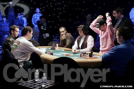 Daniel Negreanu Takes a Pot