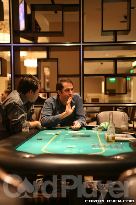 Phil Gordon Gives Poker Lessons at Caesars