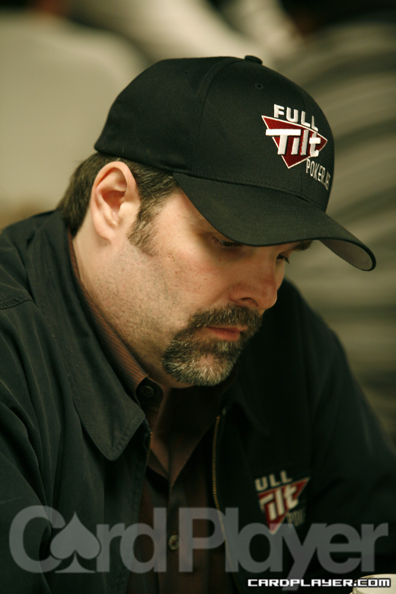 1747749976_original_HowardLederer_WSOP_EV44_Day1.jpg