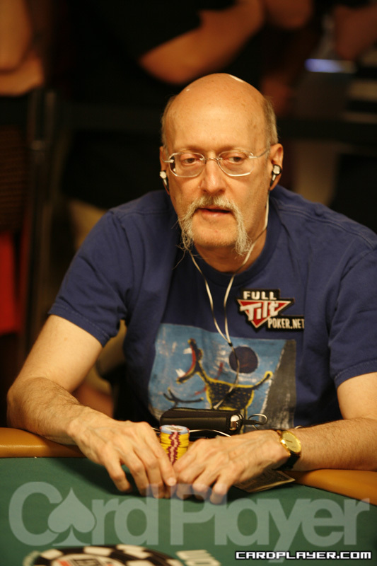 1747750133_original_SteveZolotow_WSOP_EV50_Day1.jpg
