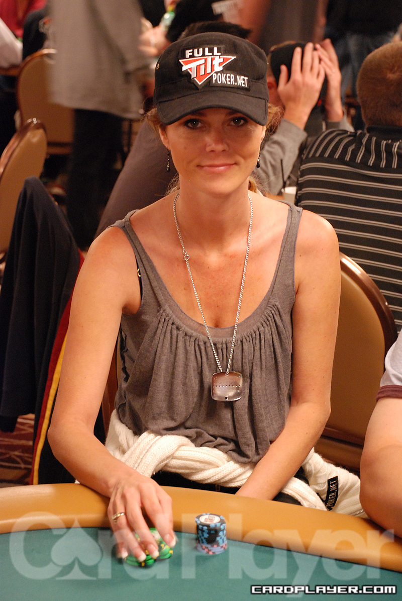 1747750533_original_ClonieGowen_WSOP_EV38_Day1.jpg