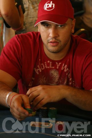 1747750850_original_Mike_Mizrachi_Day_1_Turks_Poker_Classic_-_Seth_Niesen_-_9_-_26-07.jpg