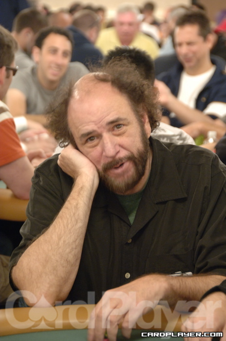 1747751288_original_Caro_Mike03.jpg