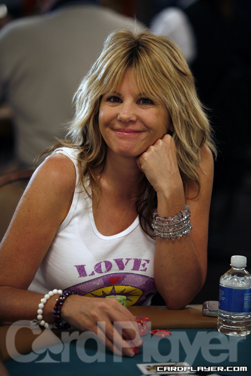 1747751445_original_CyndyViolette_WSOP_EV46_Day1.jpg