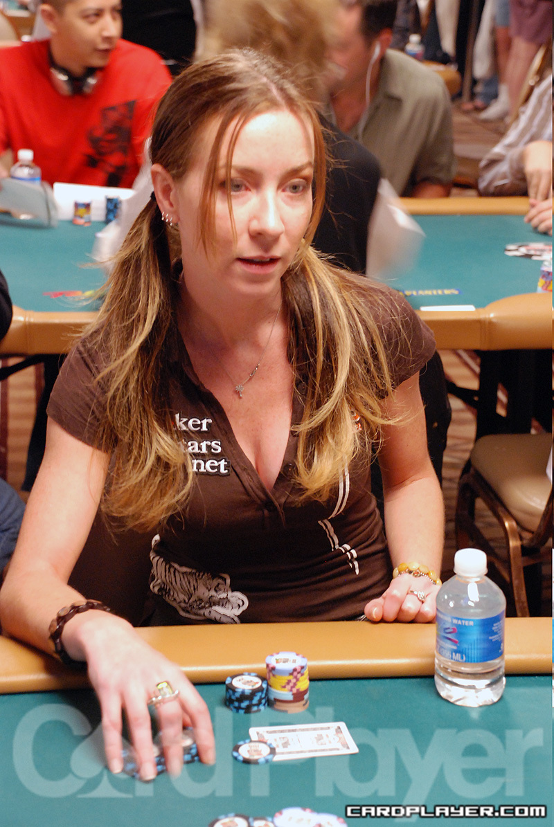 1747752553_original_IsabelleMercier_WSOP_EV39_Day1.jpg