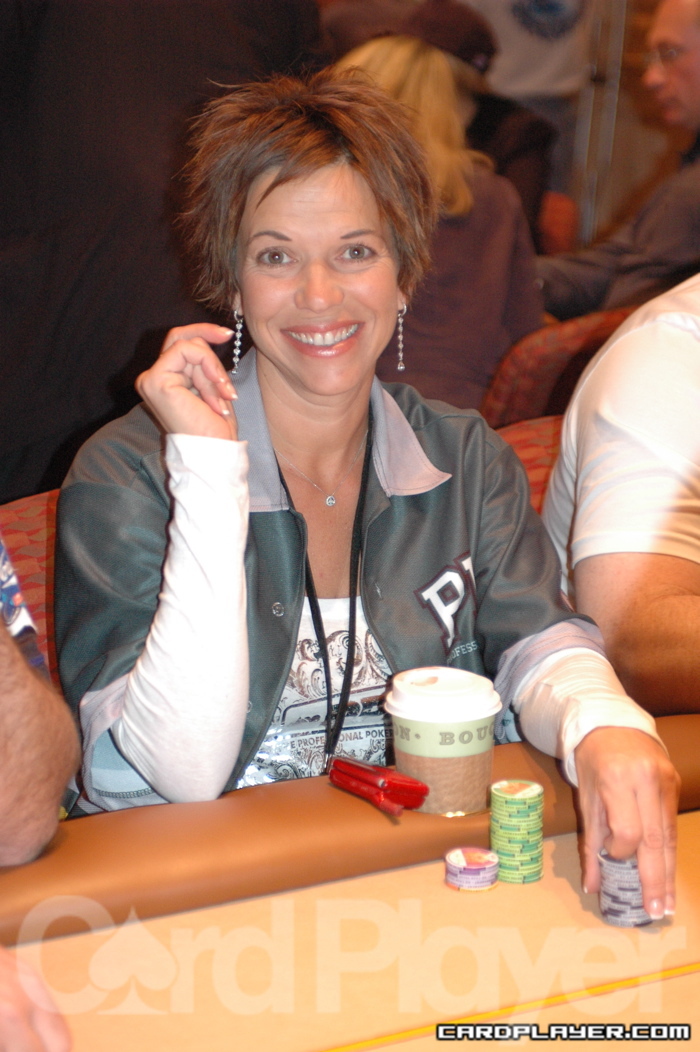 1747752933_original_Rossi_Esther-2.jpg