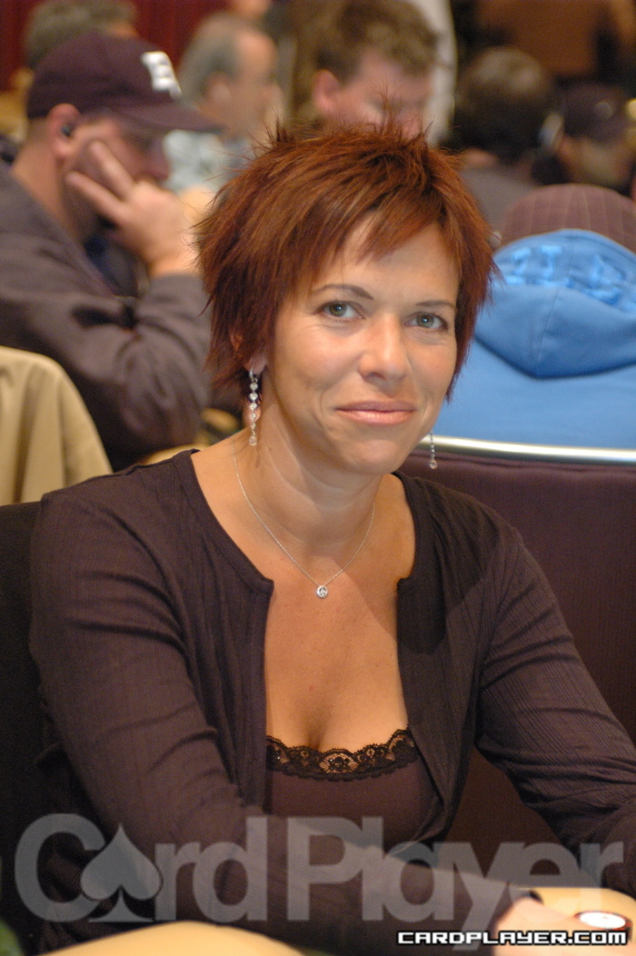 1747752936_original_Rossi_Esther-4.jpg