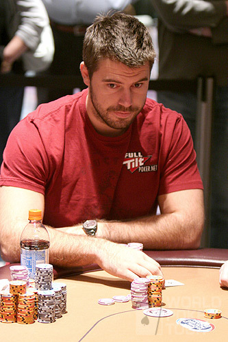 Defending Foxwoods champion Nenad Medic moved all in on the money bubble at the start of Day 4 of the WPT Foxwoods World Poker Finals. Medic's bet wasn't called, and he survived into the money.