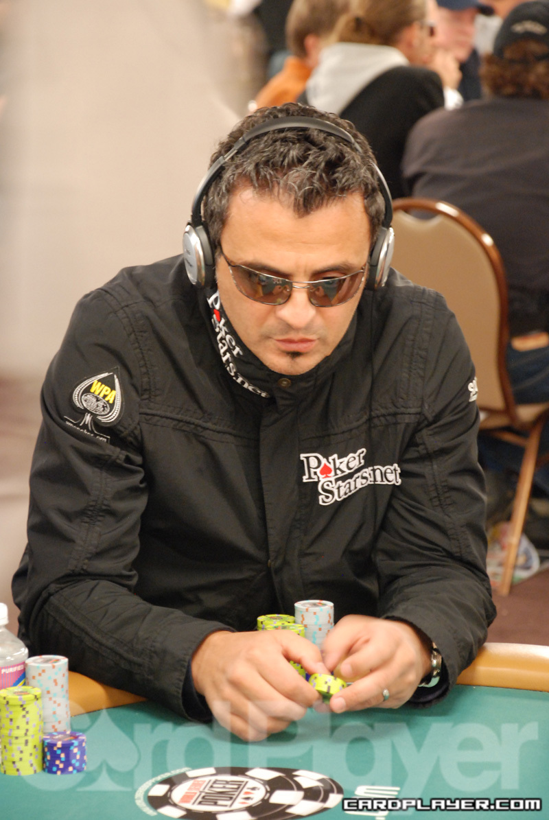 1747754231_original_JoeHachem_WSOP_EV42_Day1.jpg