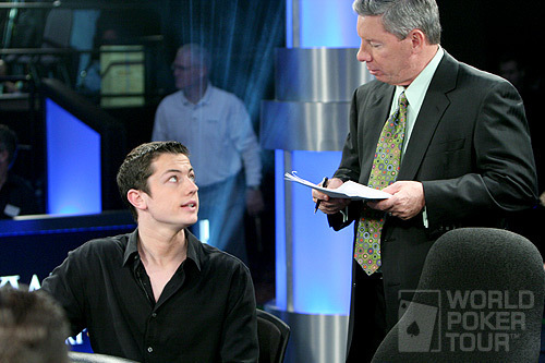 Tom "Durrr" Dwan (left) and Mike Sexton at the final table of the WPT Foxwoods World Poker Finals