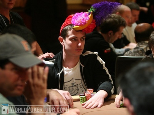 Tom "Durrrr" Dwan pays the price for losing a prop bet on Day 1b of the WPT World Championship