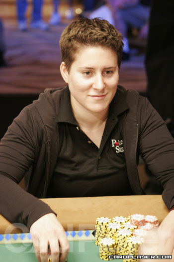 1747755819_original_vanessaselbst7-3.jpg