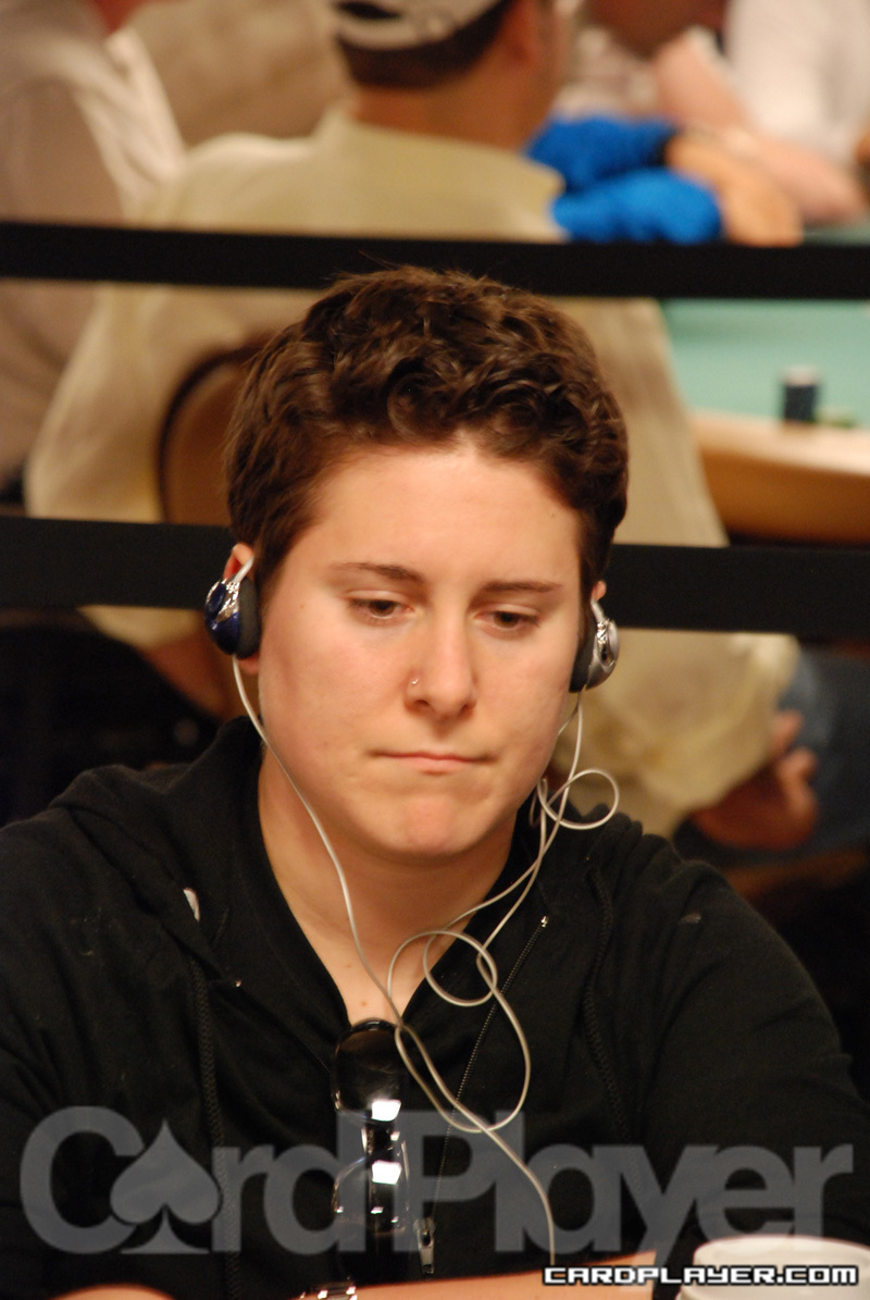1747755821_original_VanessaSelbst_WSOP_EV38_Day1.jpg