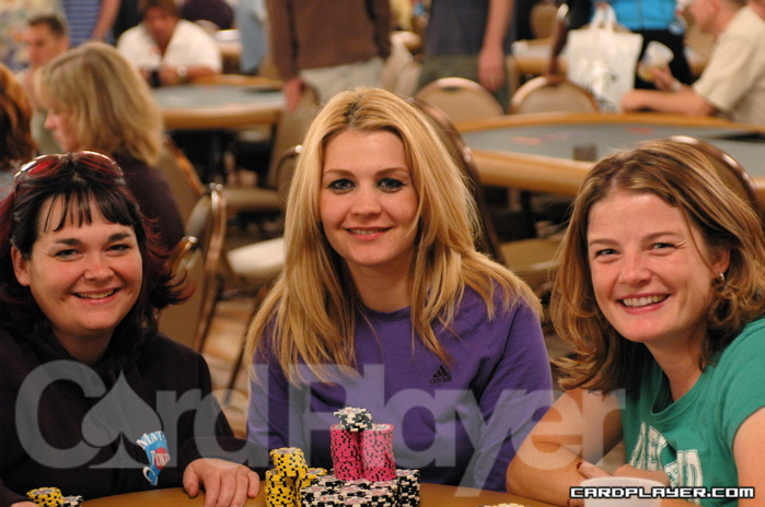 1747755953_original_17_Hands_In_A_RowJPG.jpg