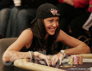 1747756147_original_ShannonElizabeth.jpg