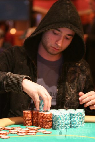 Ryan Daut pulls in a huge pot after doubling through Daniel Negreanu and busting Peter Jetten