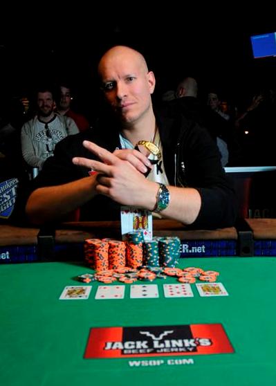 Greg Mueller Wins Second Bracelet