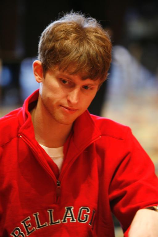 1747759207_original_AaronJones_Large_.JPG