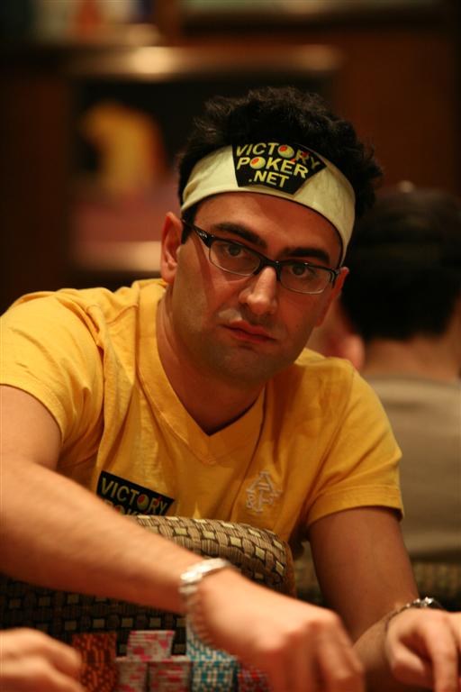 Antonio Esfandiari