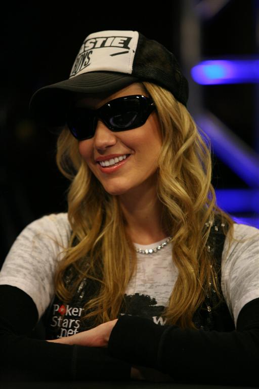 1747760662_original_VanessaRousso3_Large_.JPG