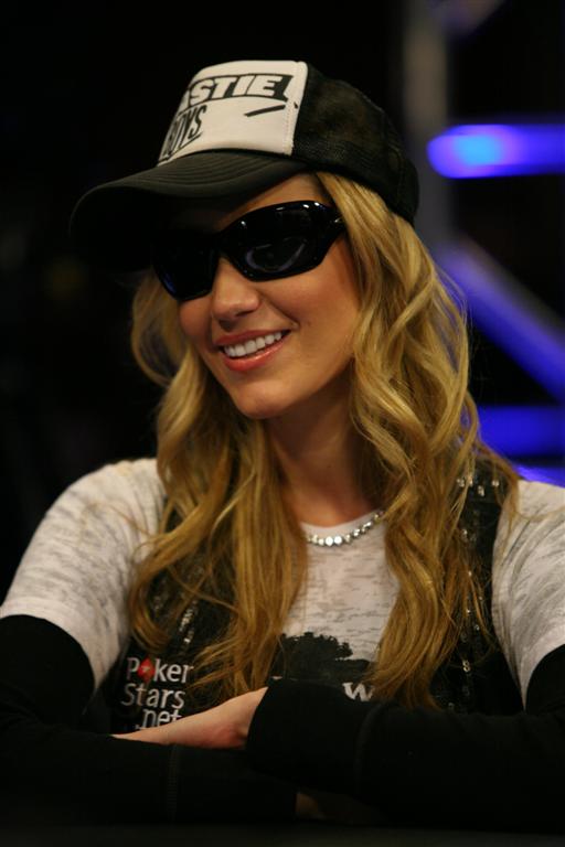 1747760662_original_VanessaRousso4_Large_.JPG