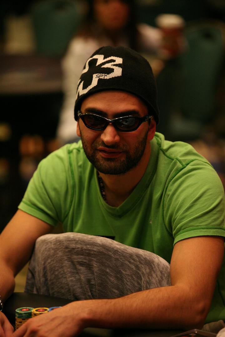 Antonio Esfandiari