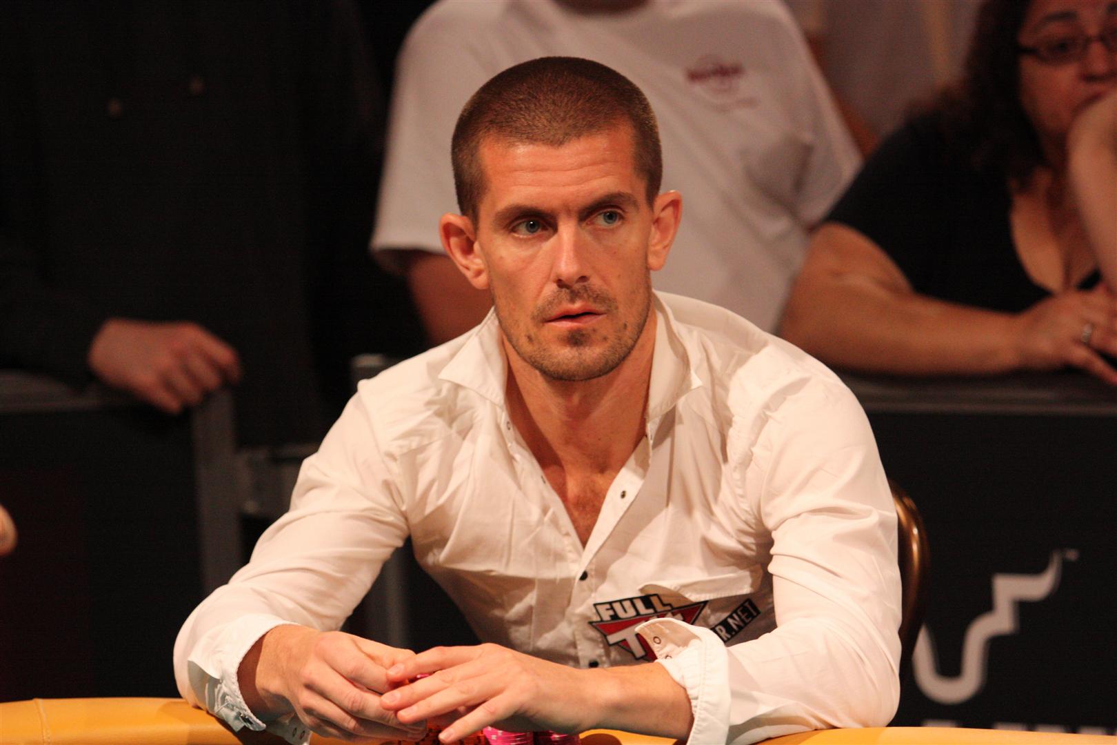 1747760950_original_Gus_Hansen_Large_.JPG
