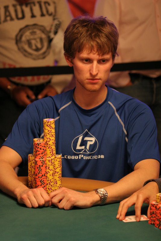 1747762024_original_Aaron_Jones.JPG