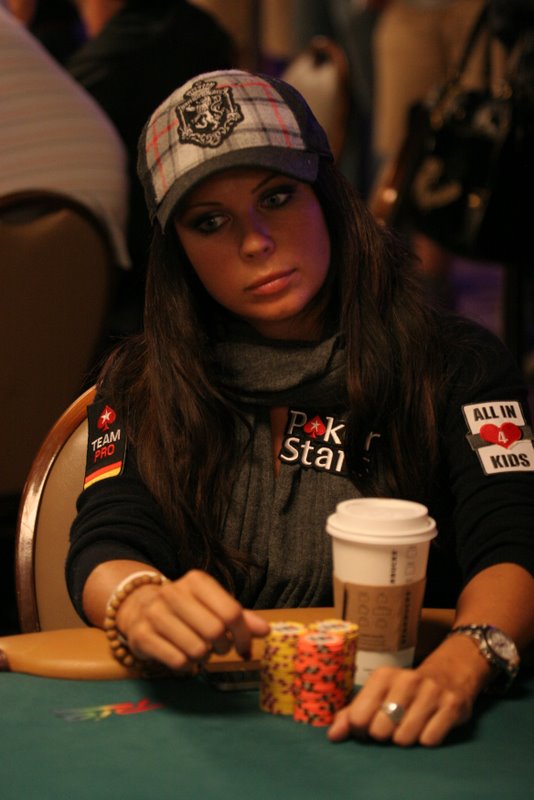 1747762055_original_Sandra_Naujoks.JPG