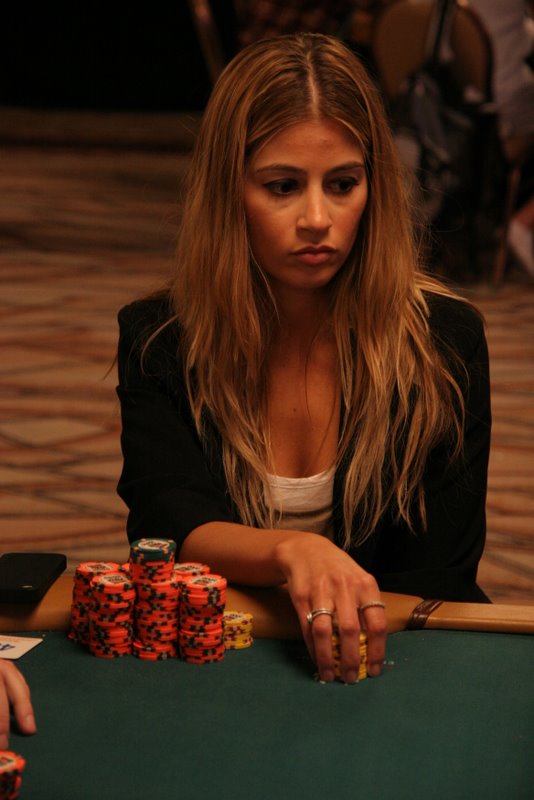1747762107_original_Erika_Moutinho.JPG