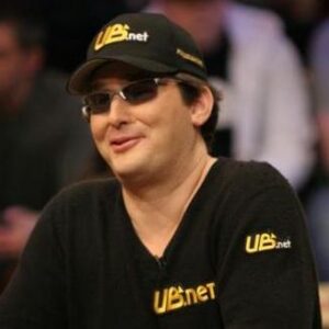 Phil Hellmuth Headlines Bay 101 Final Table