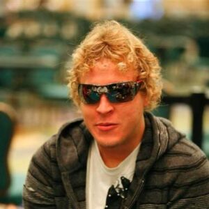 Poker Strategy: Reynolds vs. Raymer