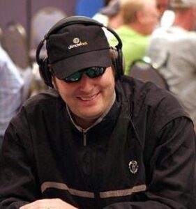 Hellmuth’s Bid for No. 12 Falls Short