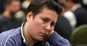 WSOP C: Selbst Leads After Day 1